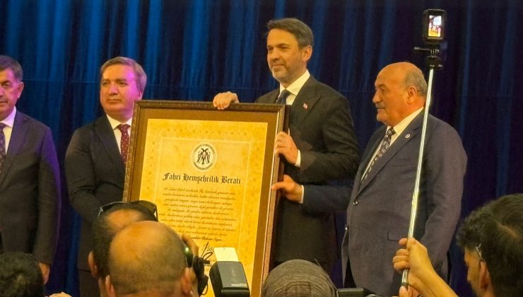 Bakan Alparslan Bayraktar’a Erzincan’da Fahri Hemşehrilik Beratı: “Erzincan Beni Bağrına Bastı”