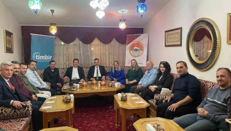 Erzurum’da Akademi ve Medya Temsilcileri Dijital Çağın Getirdiklerini Masaya Yatırdı