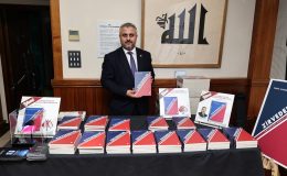 Londra’da “Zirvedekiler” Kitabı Lansmanı Büyük İlgi Gördü