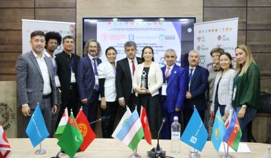 Türk Dünyası İletişim ve Sanat Sempozyumu ile Belgesel Film Gösterimleri Almatı’da Yapıldı