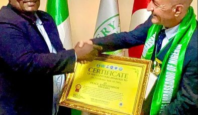 Türk Vatandaşı Ali Yıldız’a Nijerya’dan Prestijli Onur: “Küresel Büyükelçi”