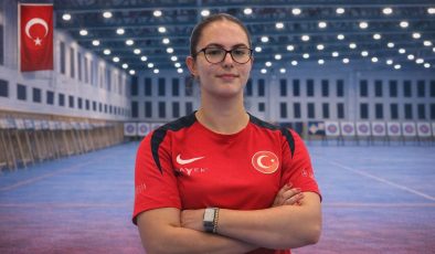 Samsunlu Milli Okçu Canse Duru Tarakçı Avrupa Üçüncüsü Oldu