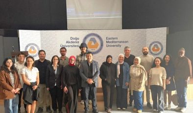 KÜRESEL FARKINDALIĞA DAÜ İMZASI: KIBRIS’IN İLK ‘MAVİ IŞIĞI’ DOĞU AKDENİZ ÜNİVERSİTESİ’NDE YANDI